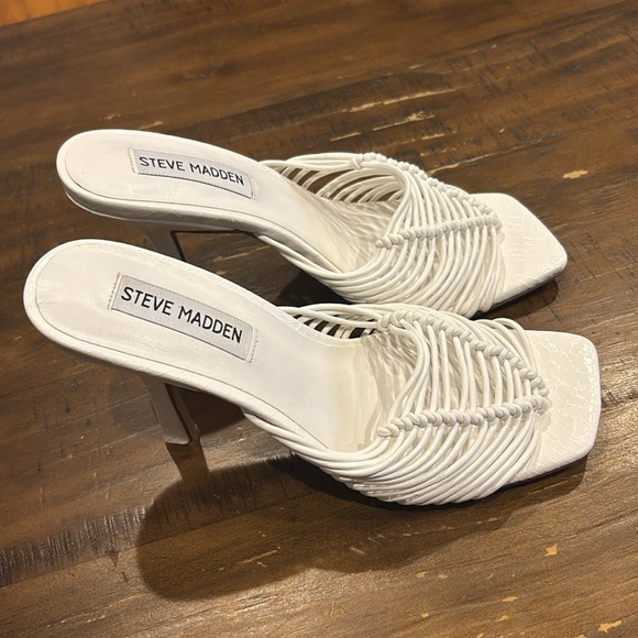 NWT Steve Madden Bond Heels in White - Picture 4 of 8